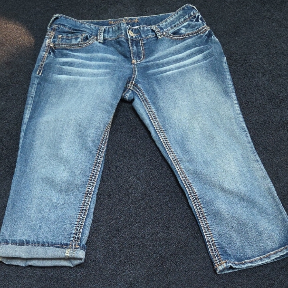 Maurices Blue Cropped Ankle Jeans with Relaxed Style
